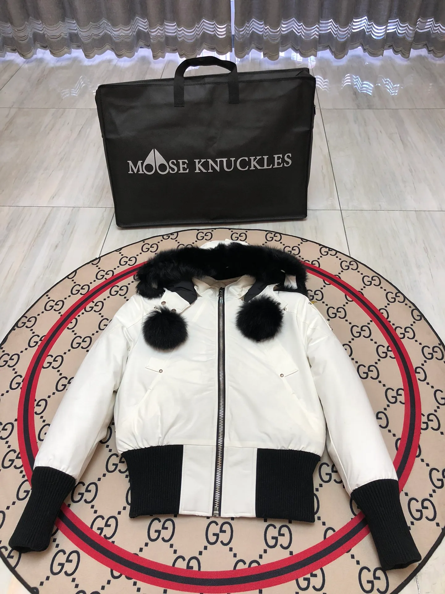 ：Y 117 ：Black Red Cream White 🇨🇦Moose knuckles/ 03/ ： / （ ） Moose knuckles . 2007 🇨🇦 ！ Premium ， 。 ， -15000 ！ ，LOGO ✂️. ！ . ！ MONCLER/ Canada Goose/ ，Moose knuckles 2019 …… ✂️ 90% ， ！ ✂️ ， ! ✂️ YKK， ， ！ ✂️ ， . ！ ✂️ 3D ， ⚠️Size:xs-xl